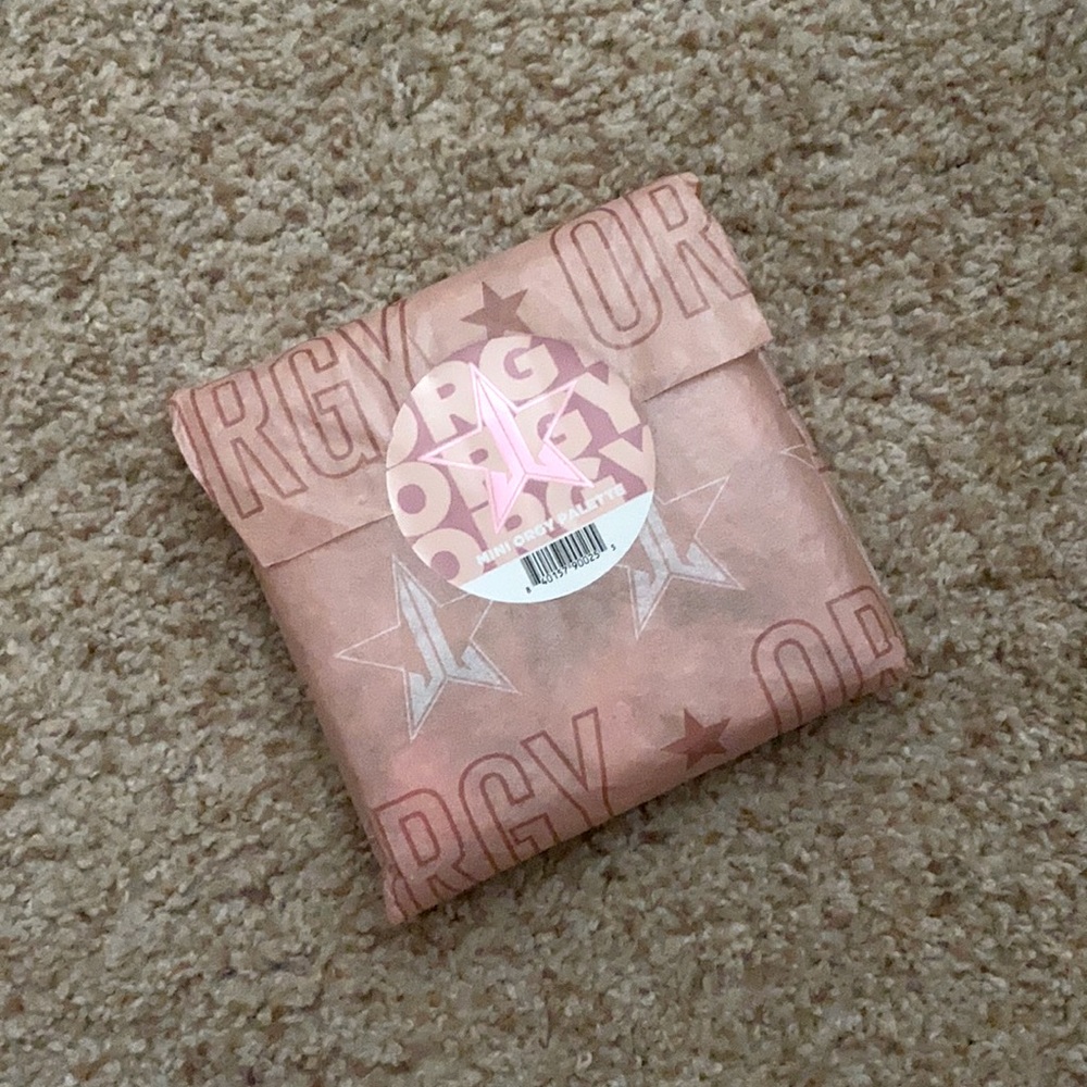 Mini OrGy Pallet 🤍